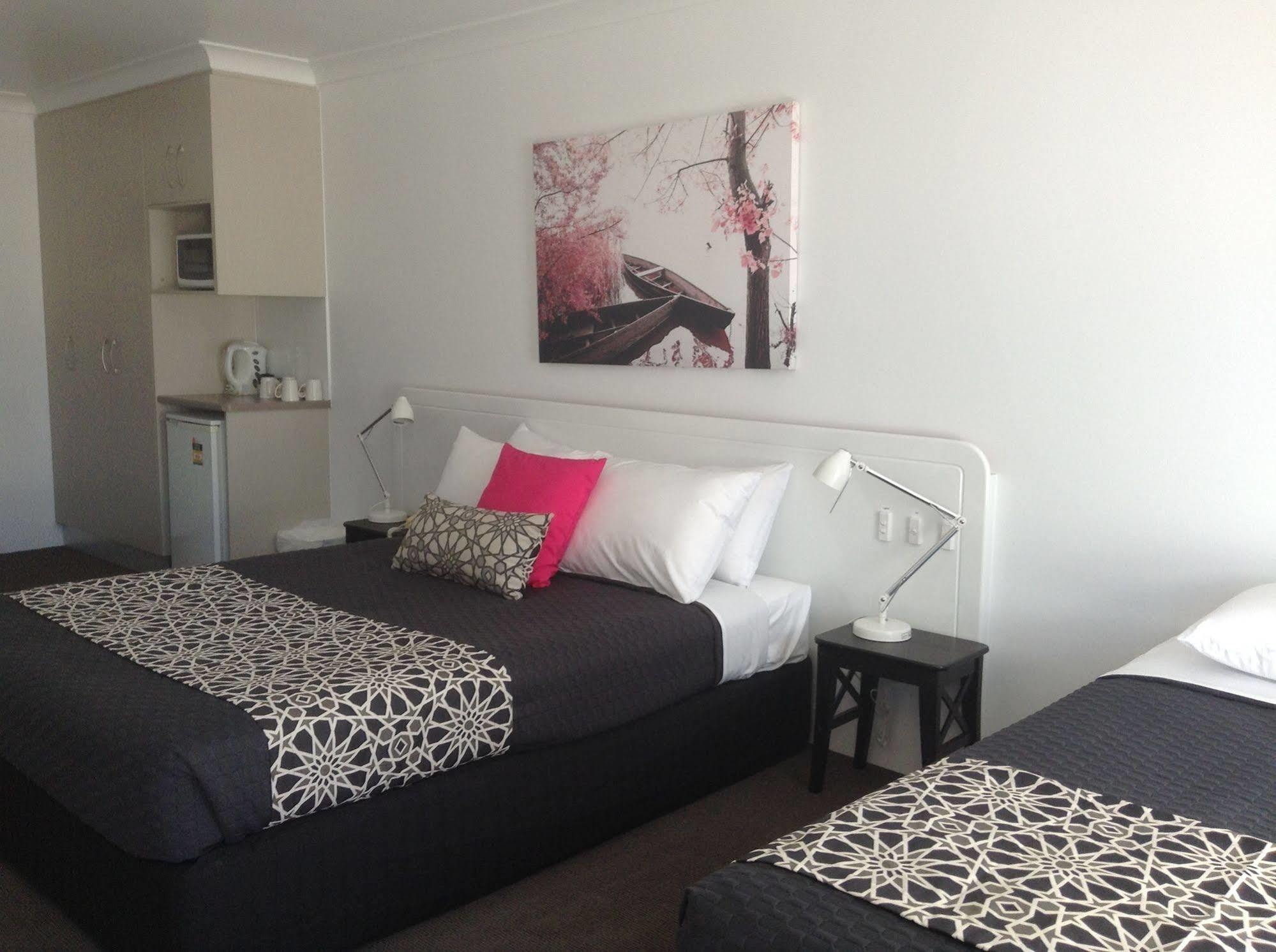 Alexander Motel Warwick Zewnętrze zdjęcie